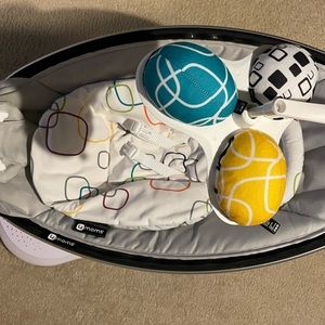 4 Moms Mamaroo